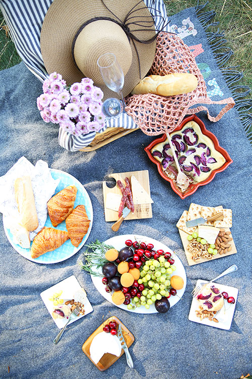 park picnic: How to plan a themed picnic